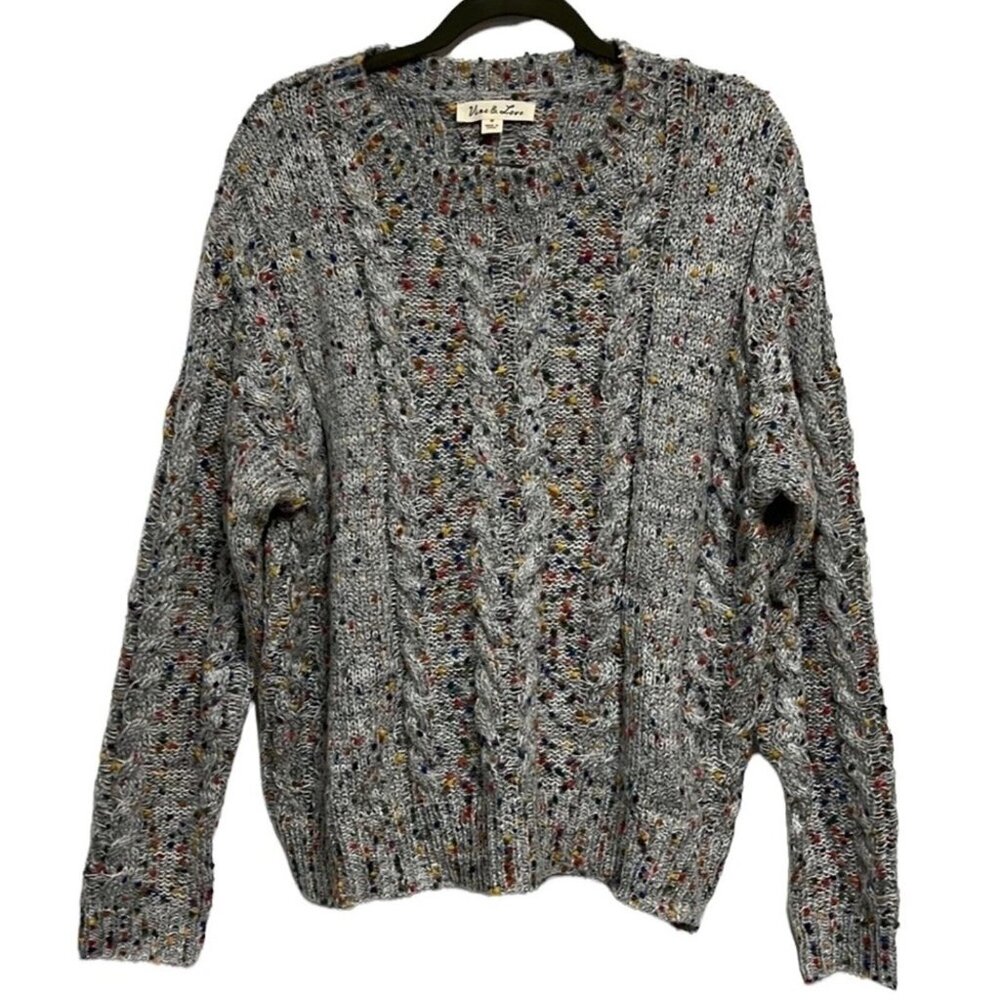 Vine & Love Knit Sweater Women’s Size Medium gray crew neck